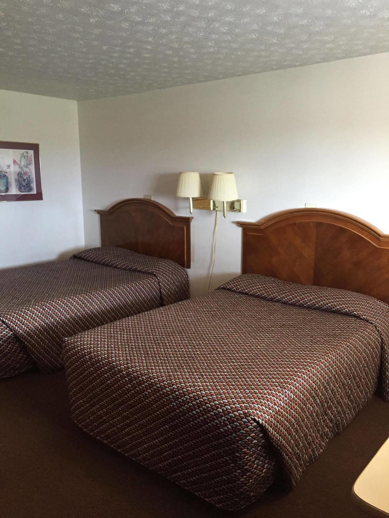 Vista Heights Inn Хенриета Екстериор снимка