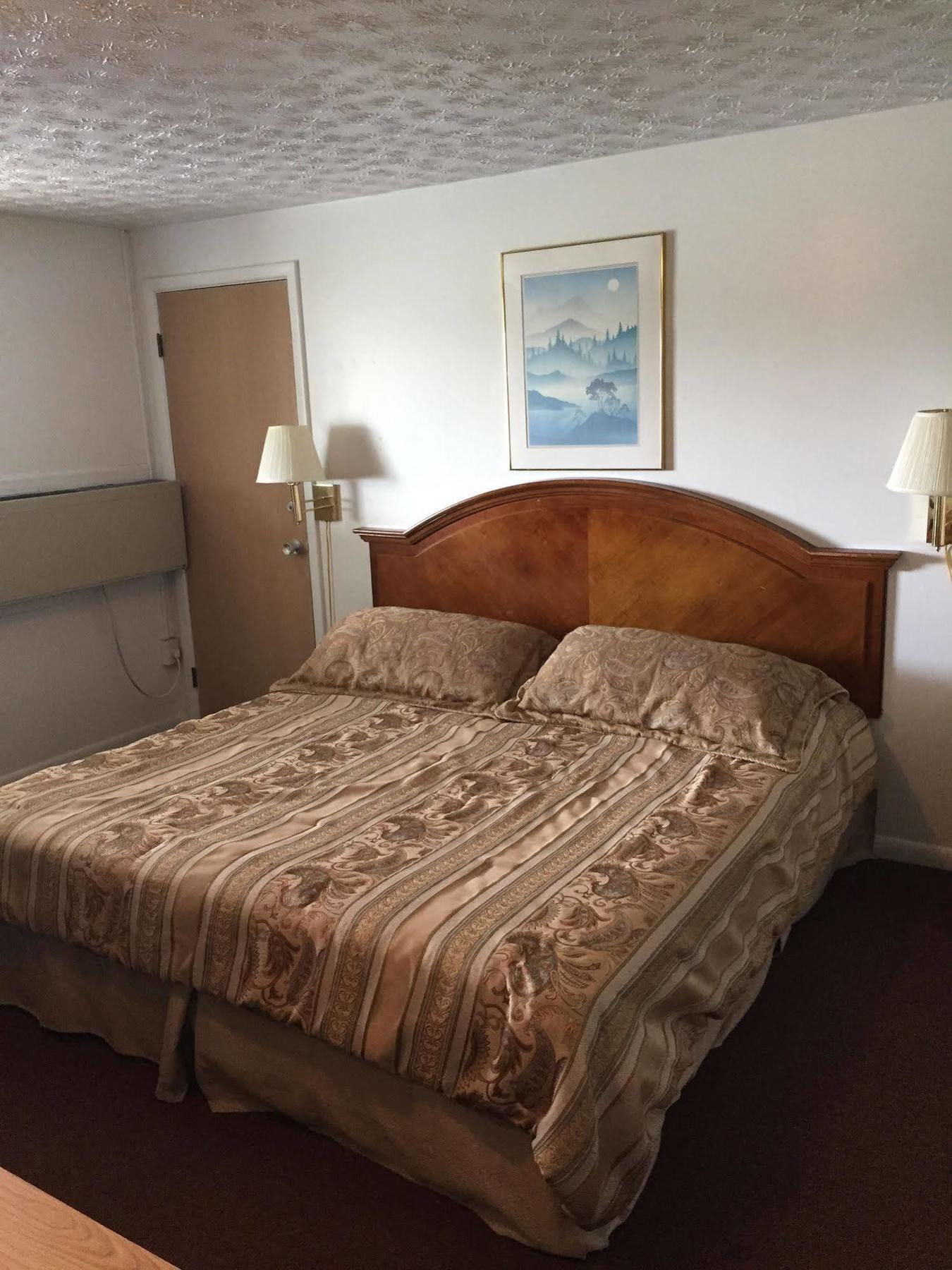 Vista Heights Inn Хенриета Екстериор снимка