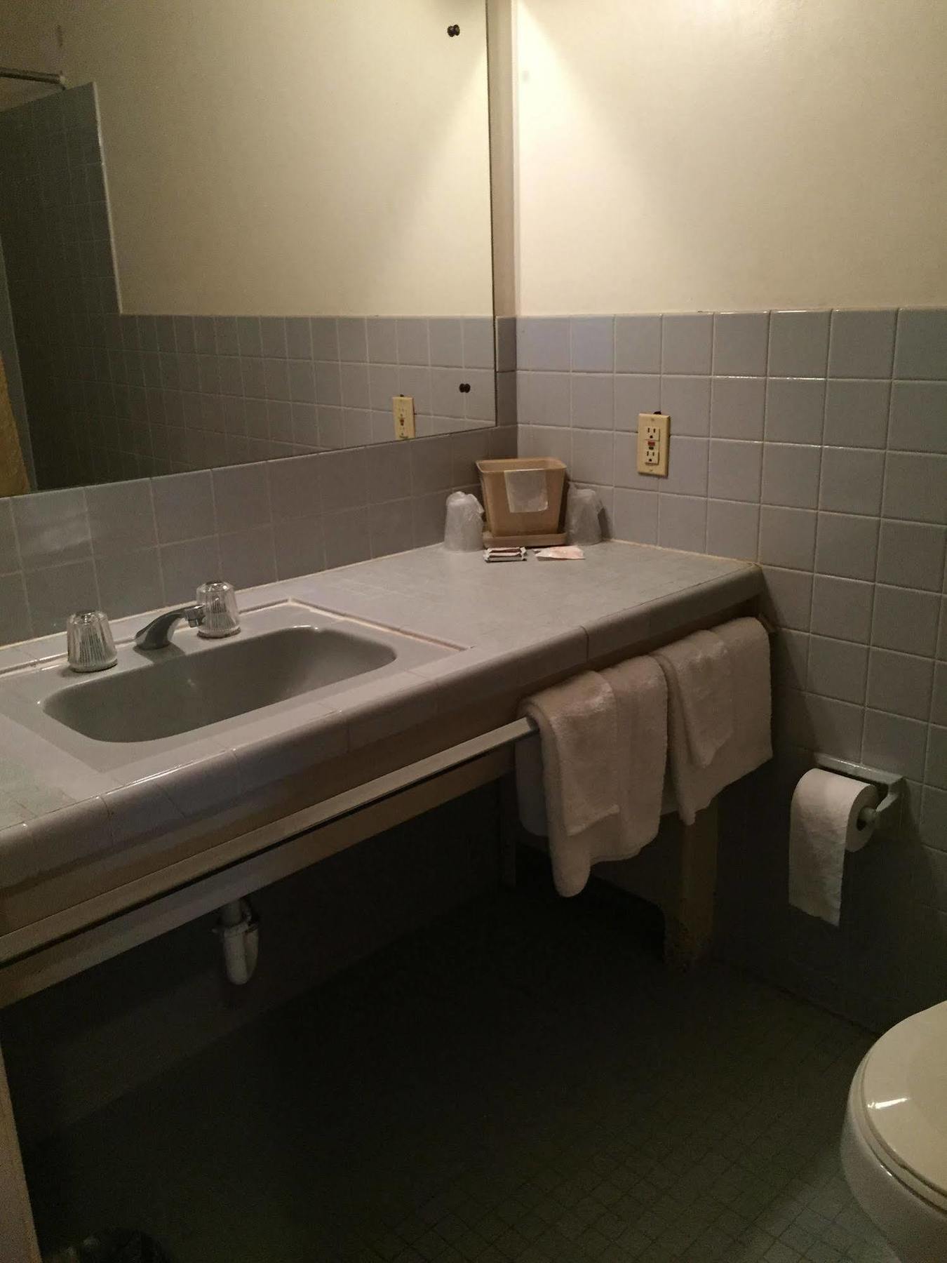 Vista Heights Inn Хенриета Екстериор снимка