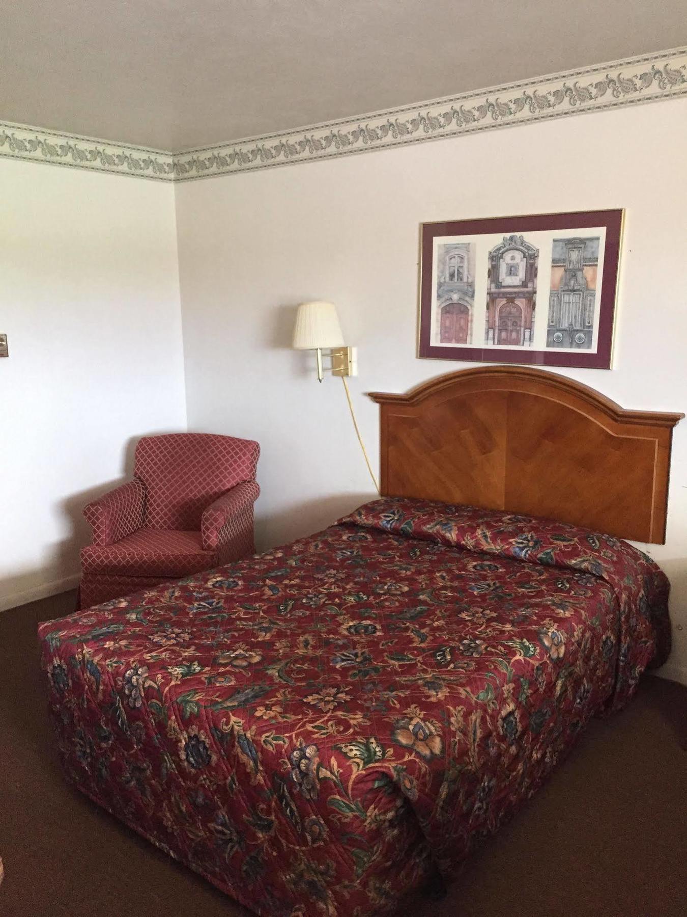 Vista Heights Inn Хенриета Екстериор снимка